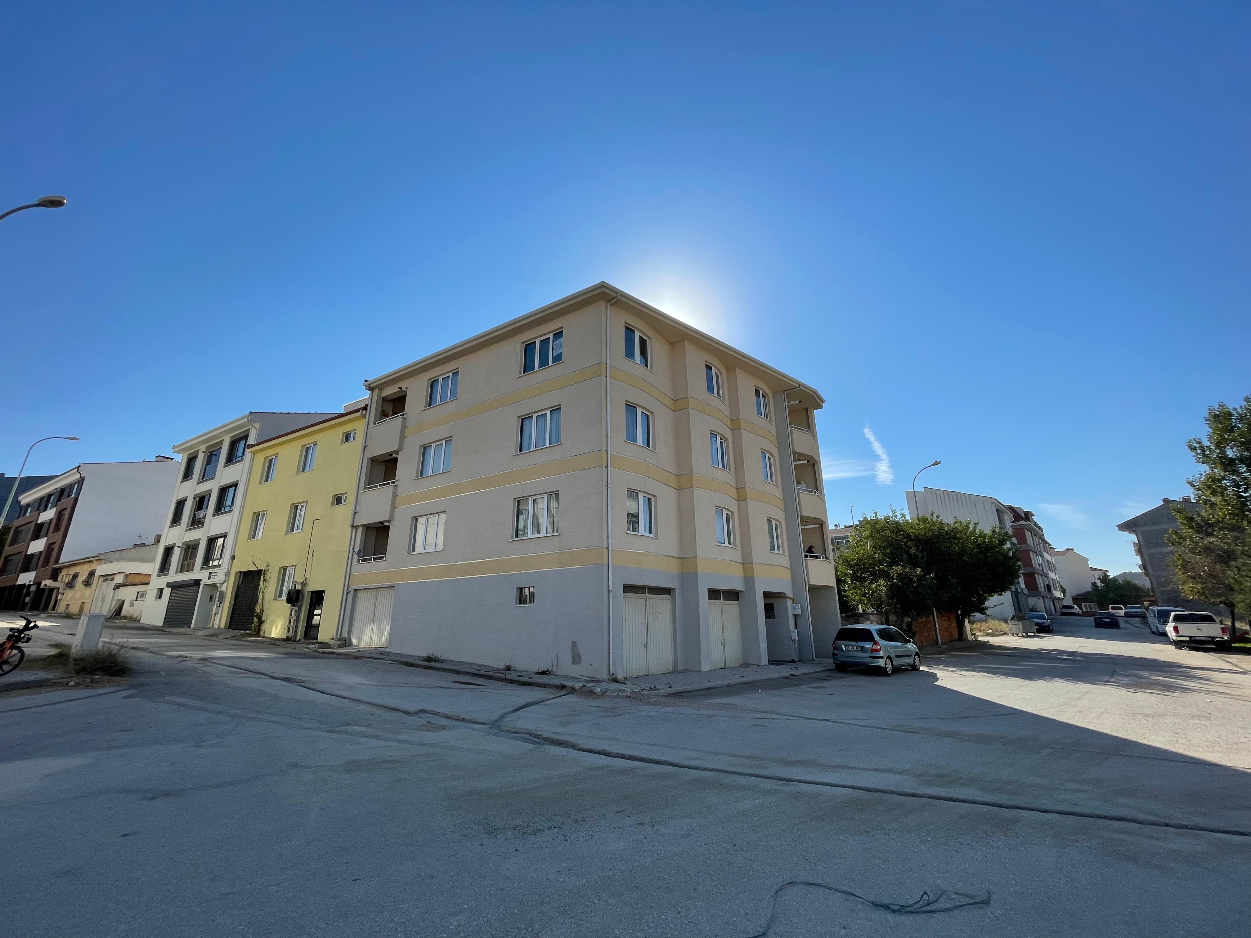 KUZENLER'DEN BATIKNET ve TOMBAKZADE CADDESİ YAKINI KİRALIK 2+1 DAİRE