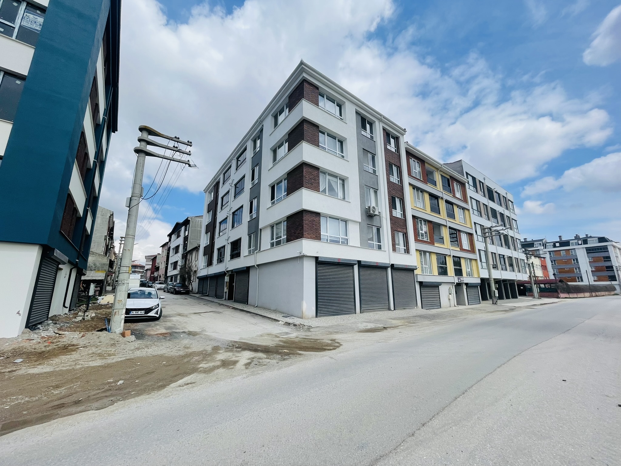 BİRLİK 2 CADDESİ ÜZERİ 135 M² ÖZEL GARAJLI SINIRSIZ KREDİLİ 3+1 DAİRE