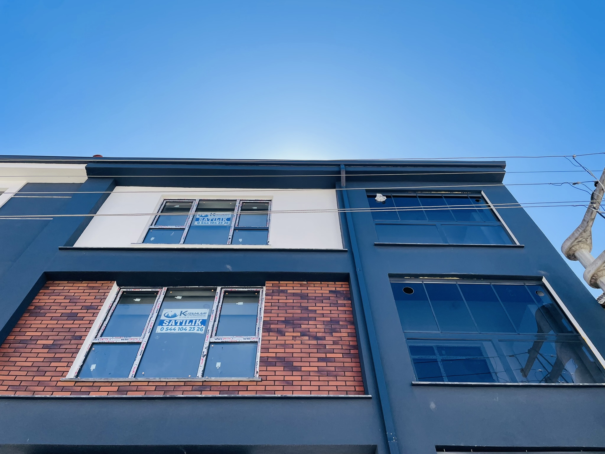 BEHÇET NECATİGİL CADDESİ YAKINI E.BANYOLU, ZEMİNDEN ISITMALI 140 M² 3+1 DAİRELER