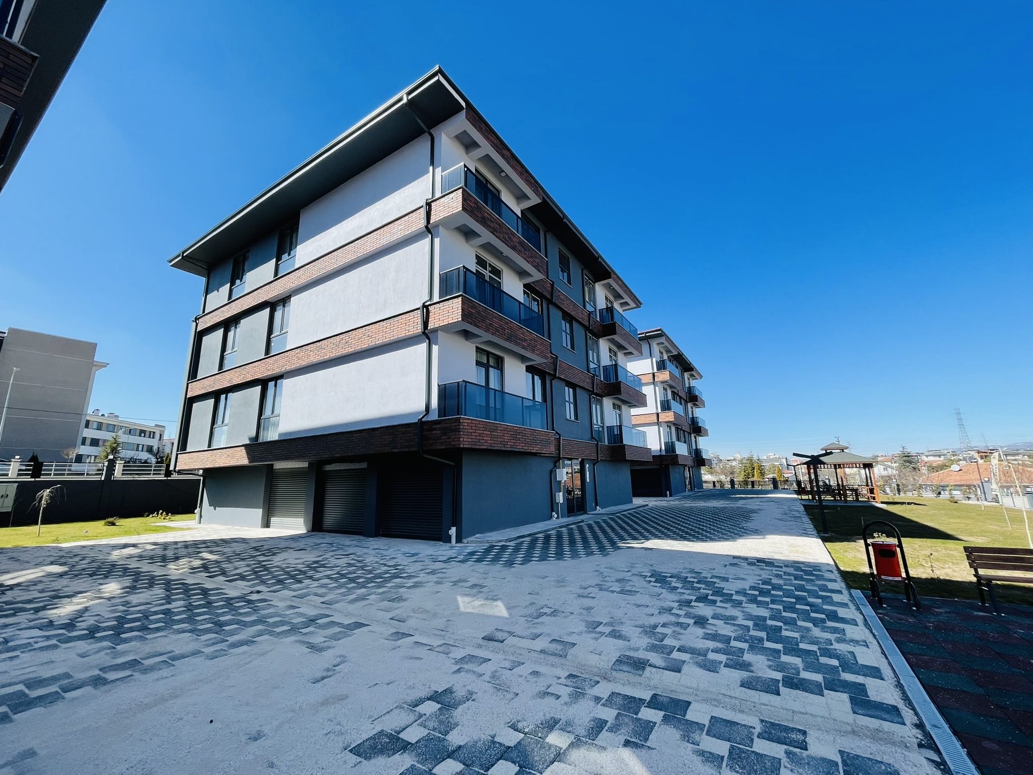 A.SÖĞÜTÖNÜ MAHALLESİ SİTE İÇİ HOBİ ODALI AKILLI EV SİSTEMİ 155 M² LÜKS 3+1 DAİRE