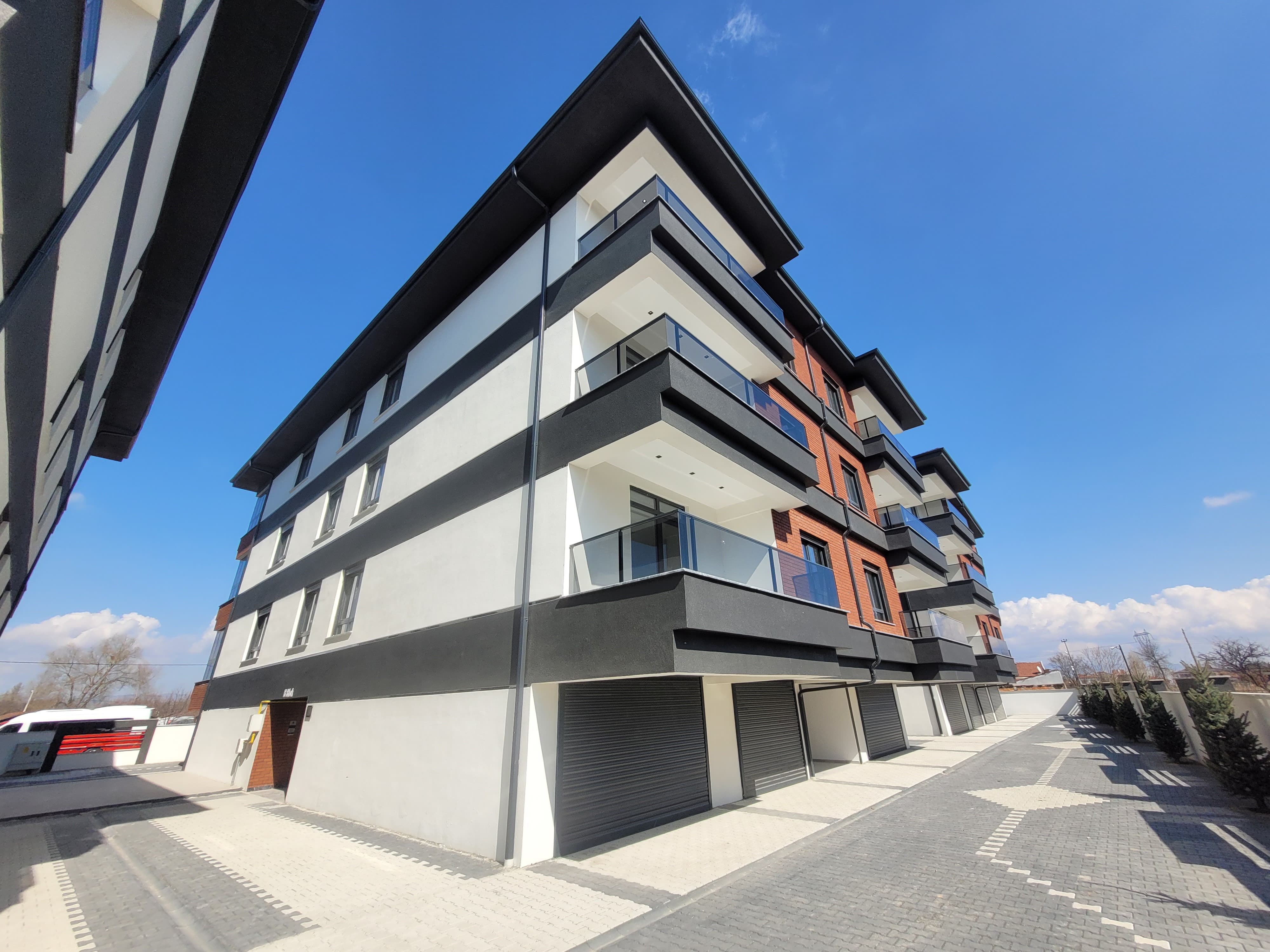 ZİNCİRLİKUYU DEREYOLU CADDE ÜZERİ SİTE İÇİ ULTRA LÜKS 210 M² 4+1 DAİRE