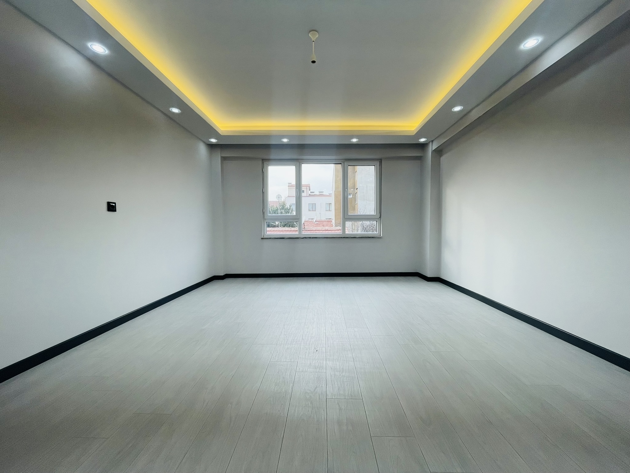 KUZENLER'DEN TOMBAKZADE CADDESİ ve BATIKENT YAKINI 3+1 DAİRELER