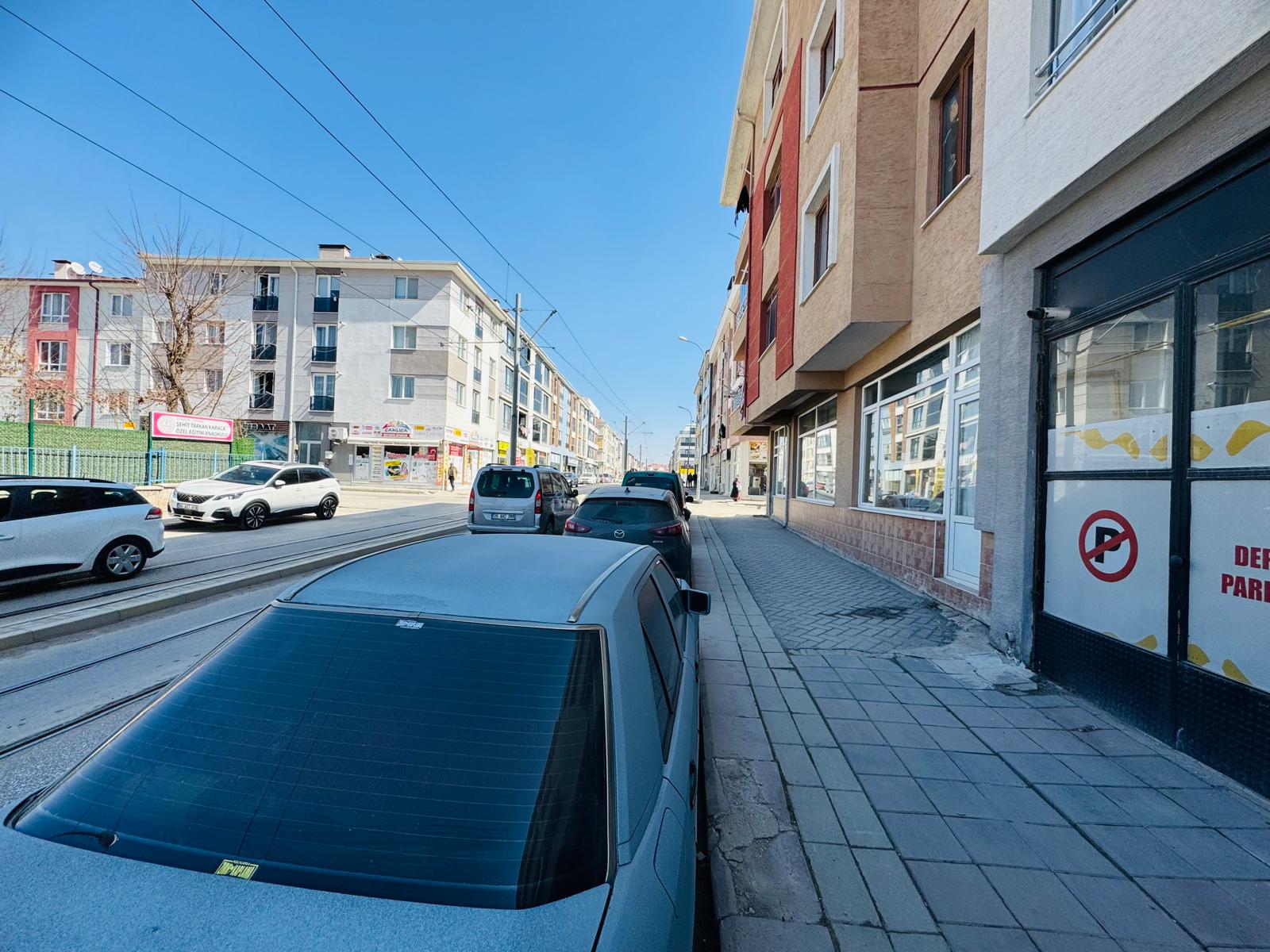 GURBET SOKAK ÜZERİ190 M² BODURMLU BAHÇELİ DÜKKAN