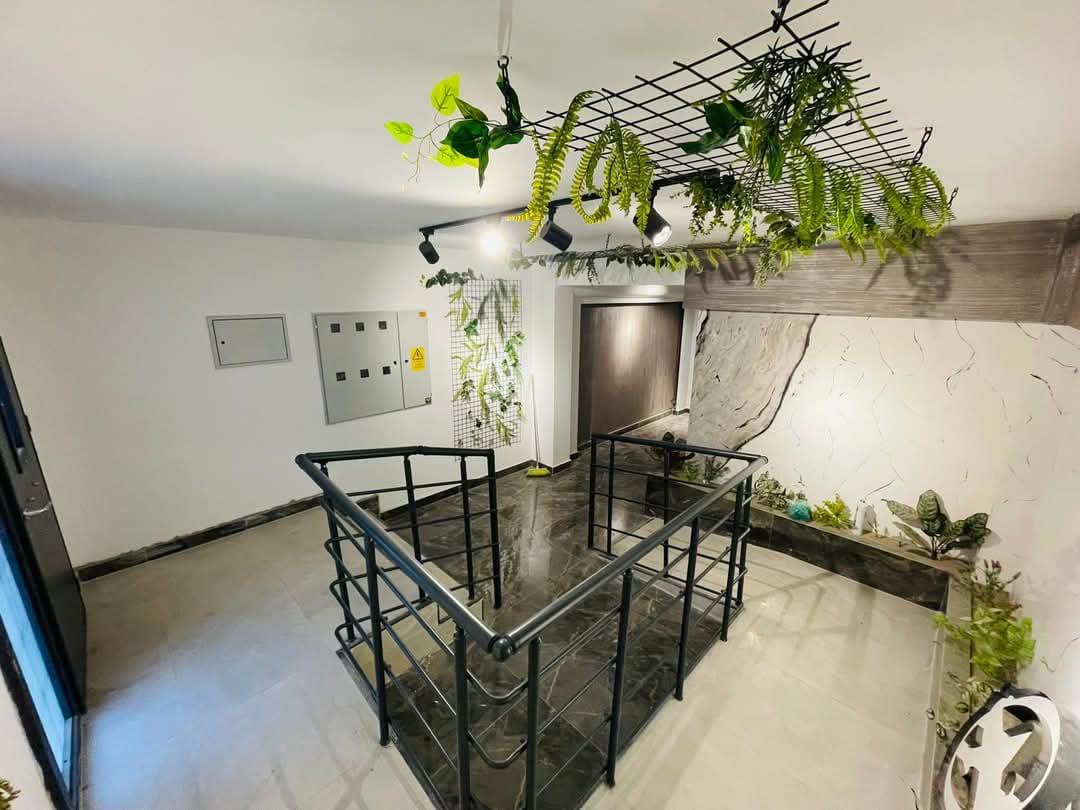 KUZENLER'DEN BEHÇET NECATİGİL ve GÜNDÜZ ÖKÇÜN BULVARI YAKINI 2+1 LÜKS DAİRE